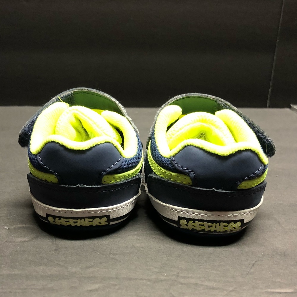 Sketchers Crib Shoes Sneakers Baby sz: 2 EUC - Picture 3 of 7